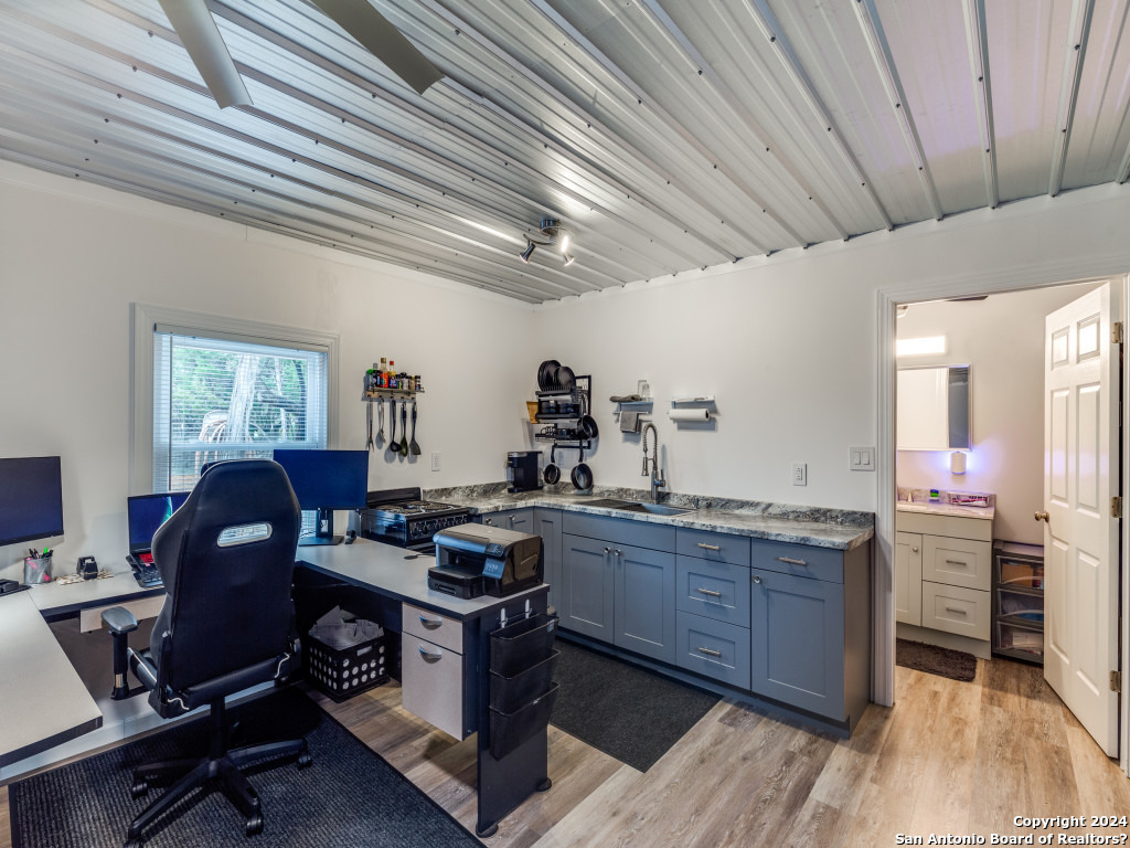 319 Canyon Lake Dr