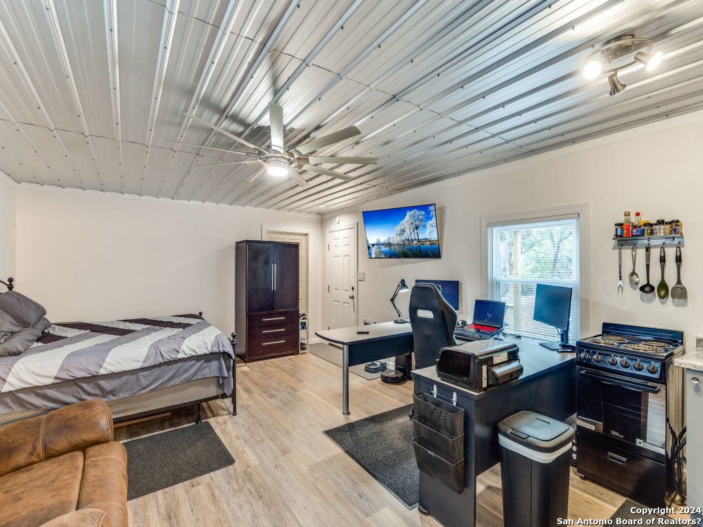319 Canyon Lake Dr