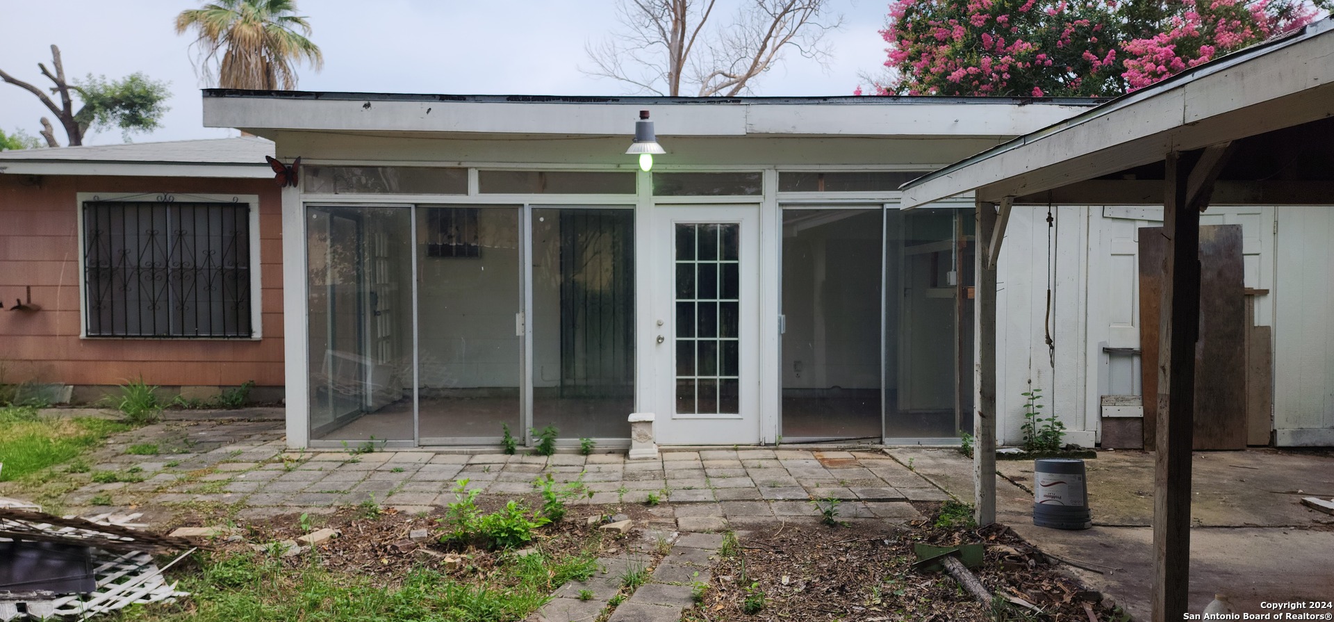 114 CARMEN PL