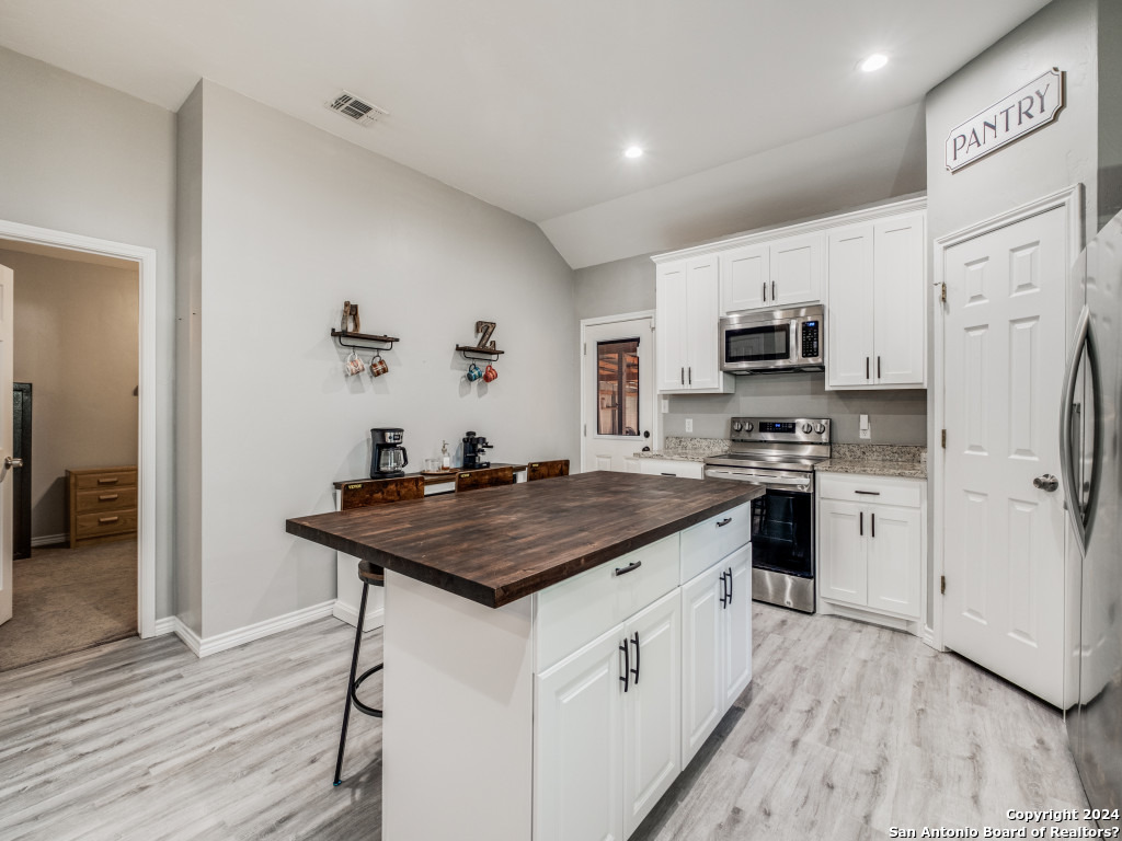 636 Skyline Dr