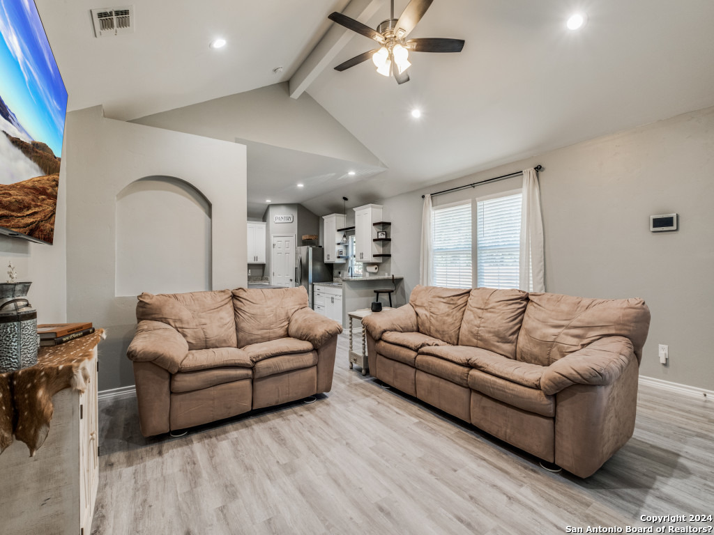 636 Skyline Dr