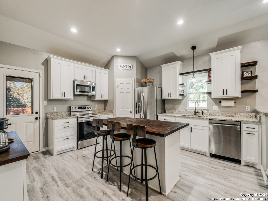 636 Skyline Dr