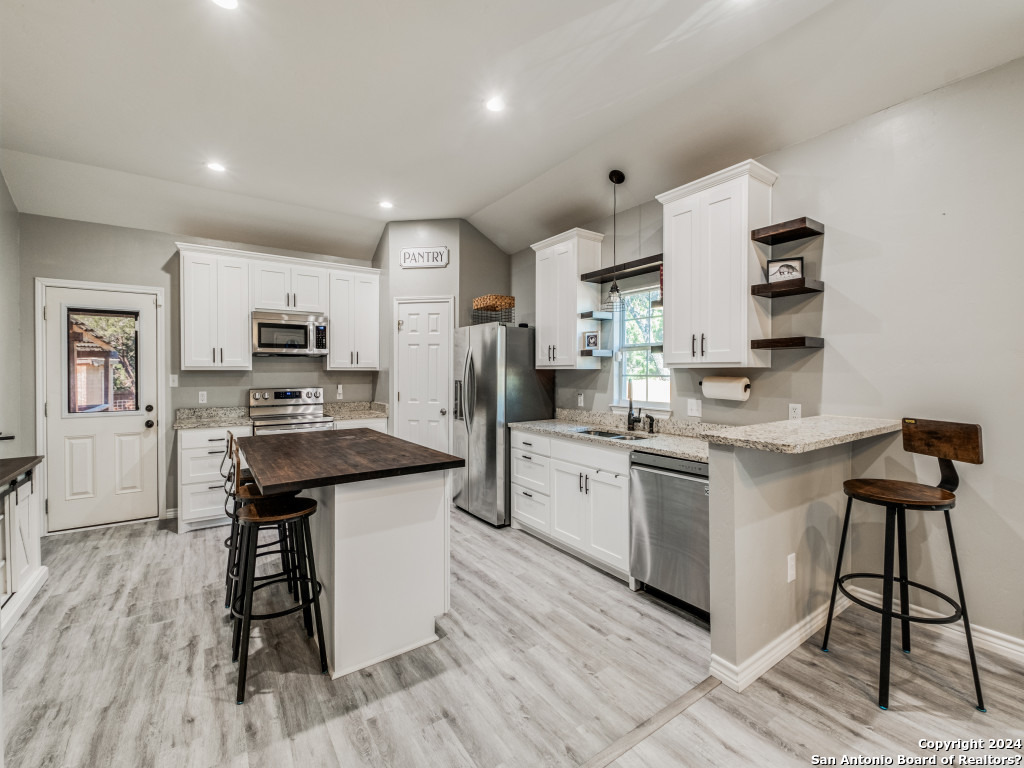 636 Skyline Dr