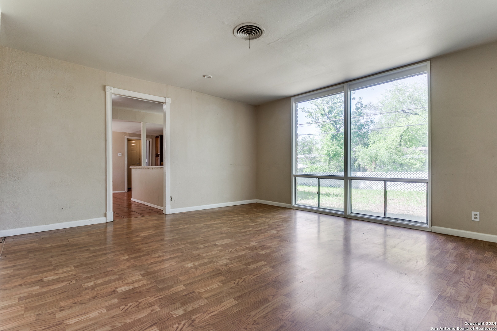 4411 EISENHAUER RD