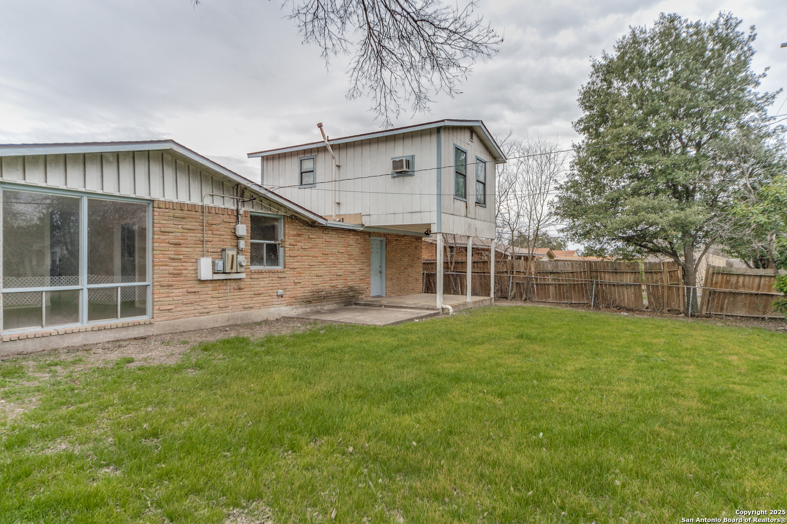 4411 EISENHAUER RD