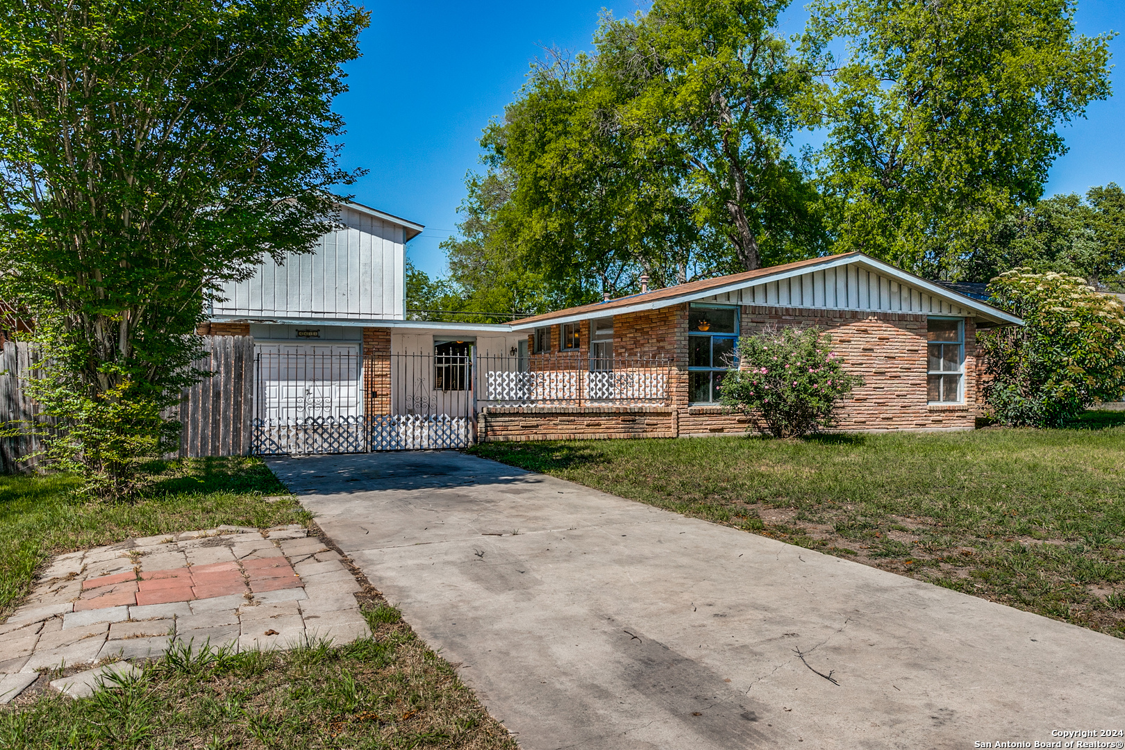 4411 EISENHAUER RD
