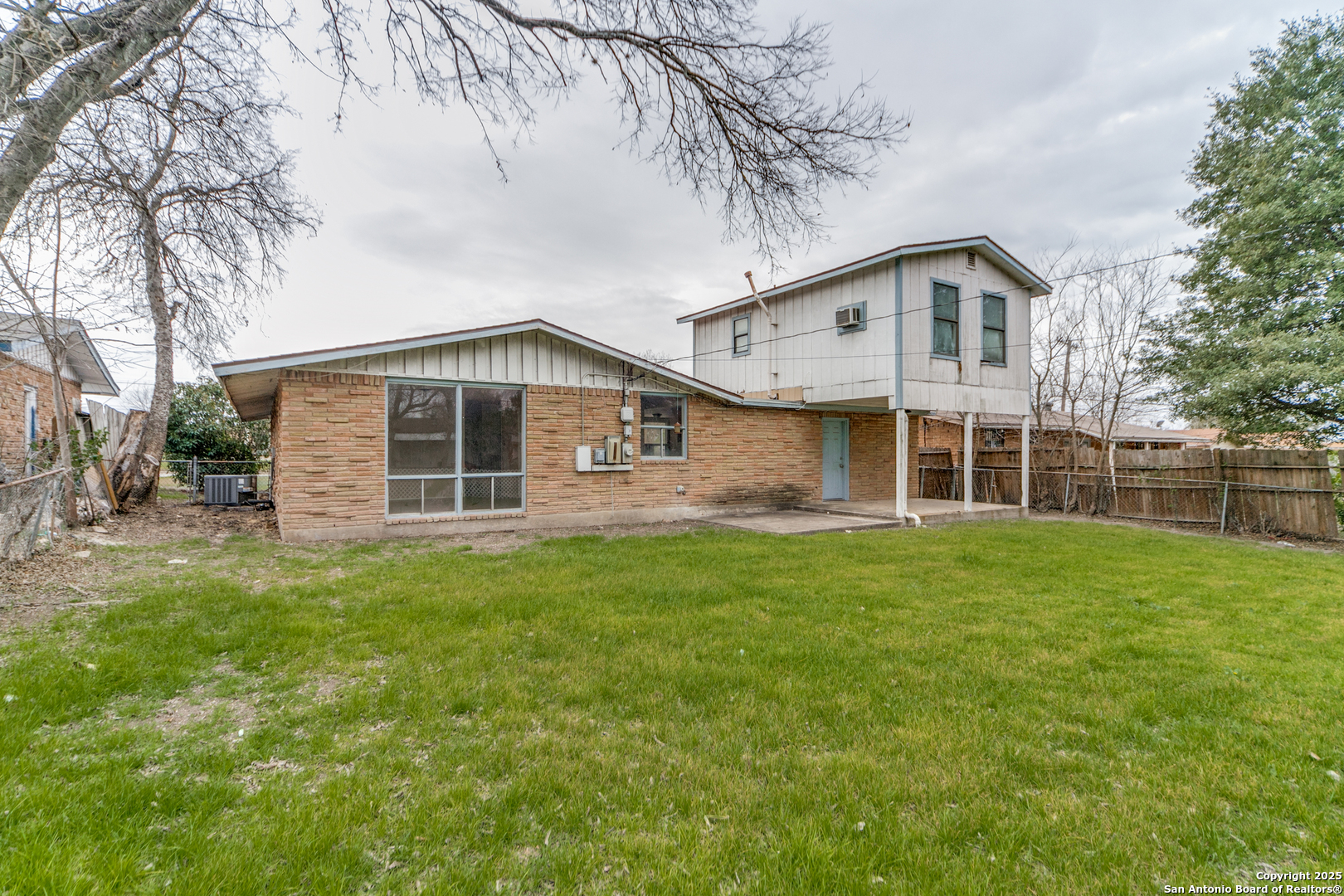 4411 EISENHAUER RD