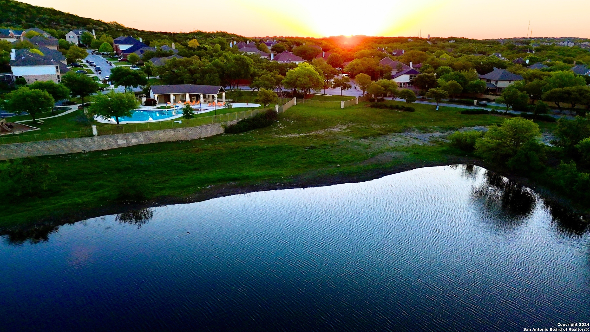 1439 ALPINE POND