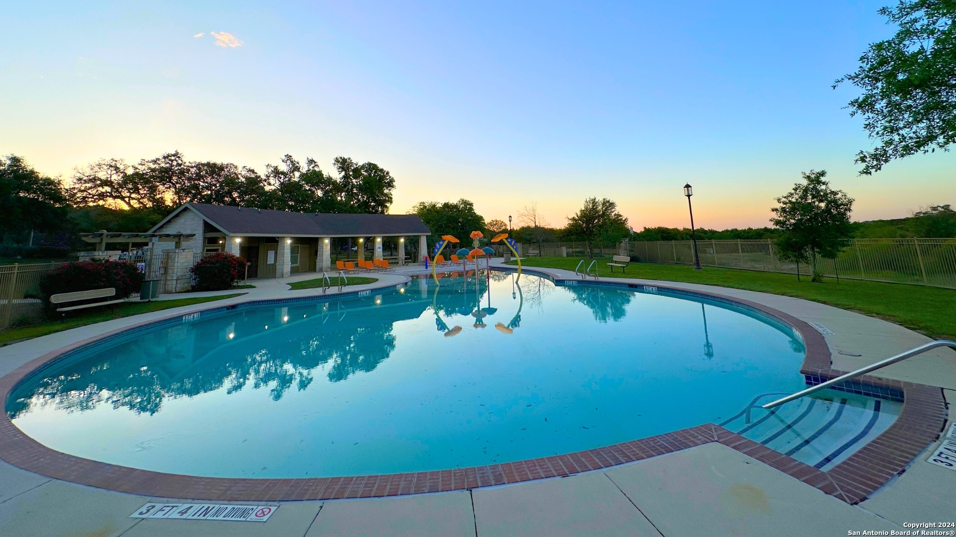 1439 ALPINE POND