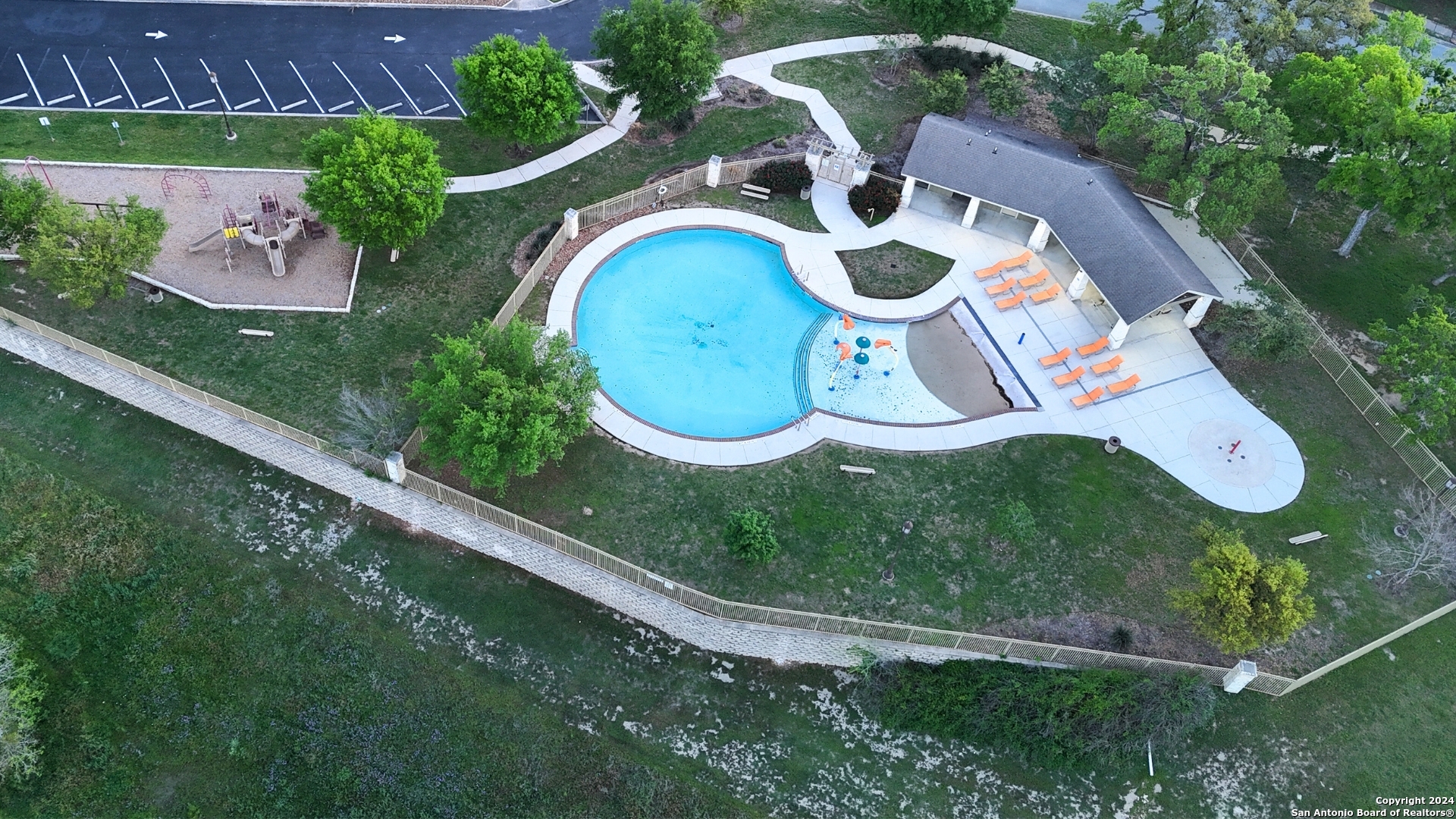 1439 ALPINE POND