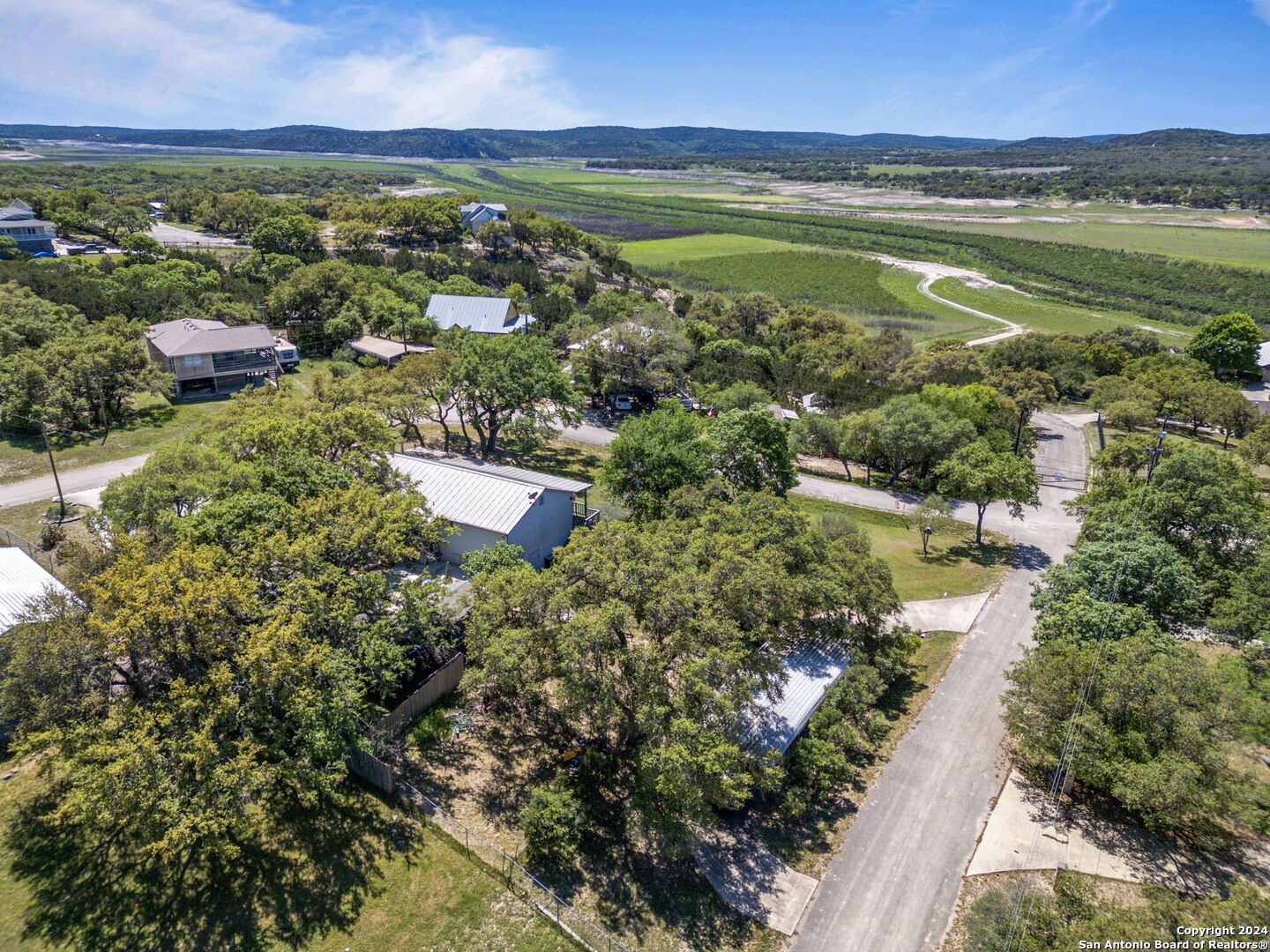 1060 SUMMIT RD