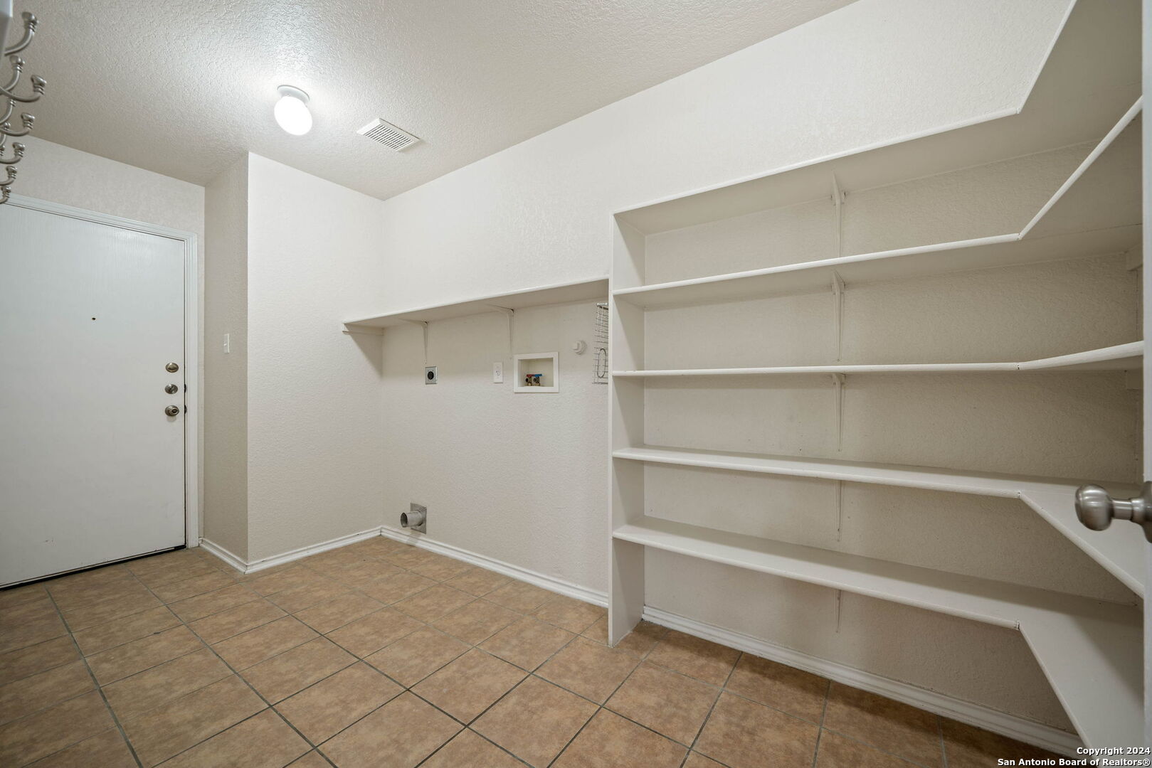 6610 WOODBELL