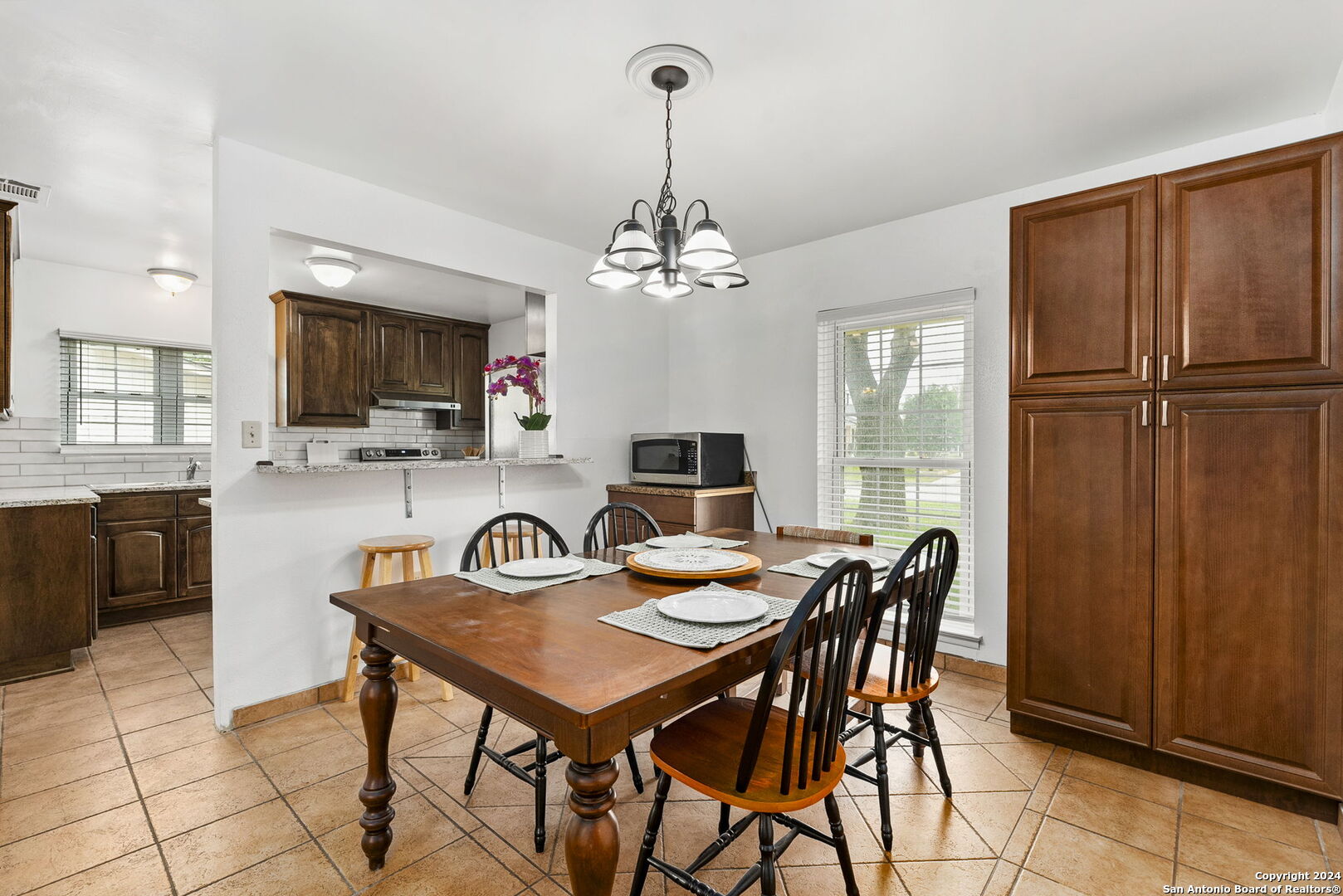 5215 Hacienda Dr