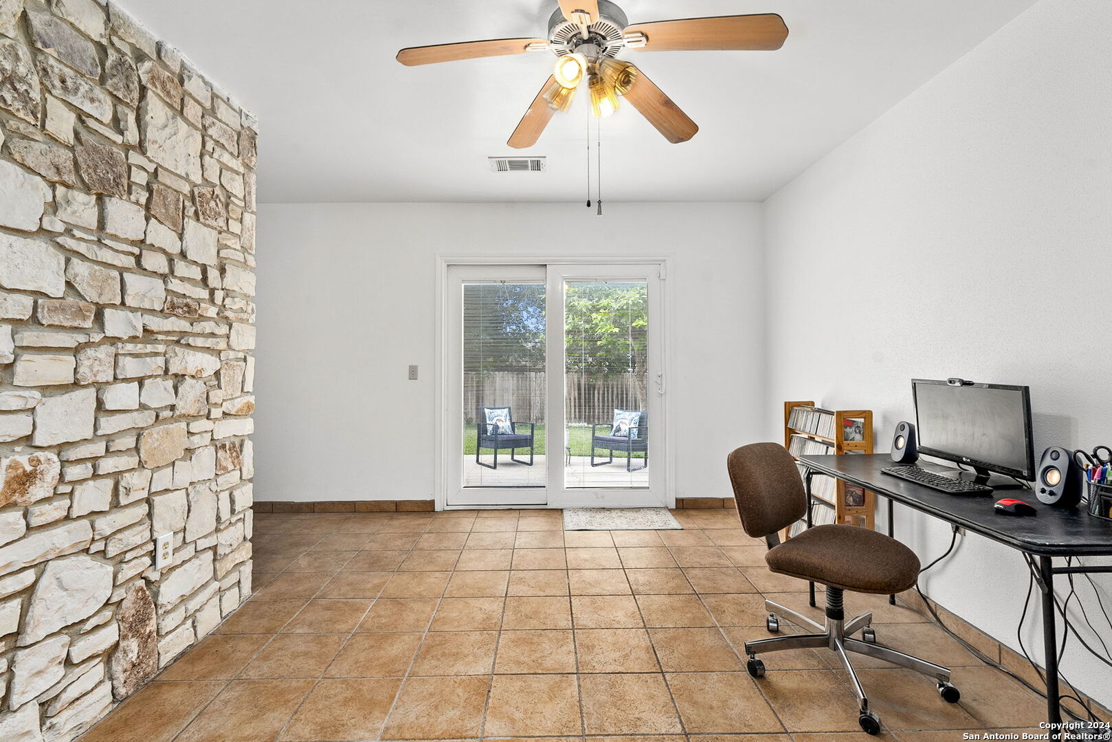 5215 Hacienda Dr