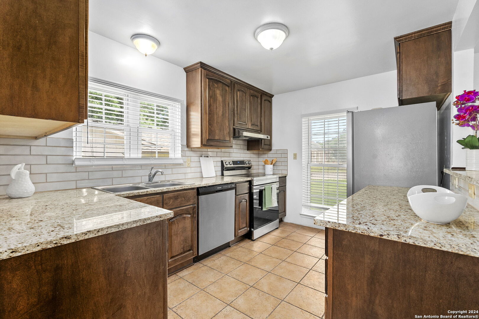 5215 Hacienda Dr
