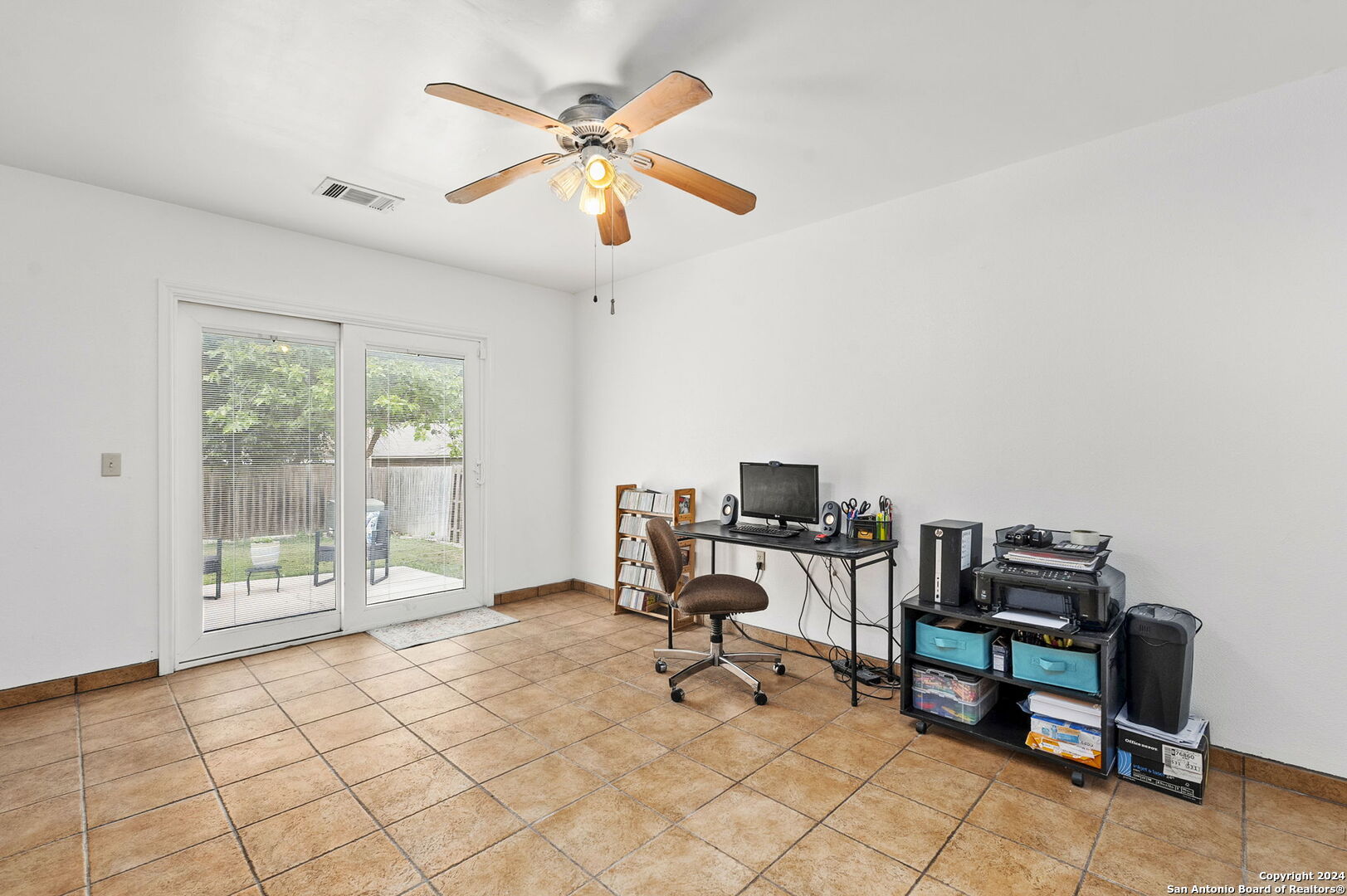 5215 Hacienda Dr
