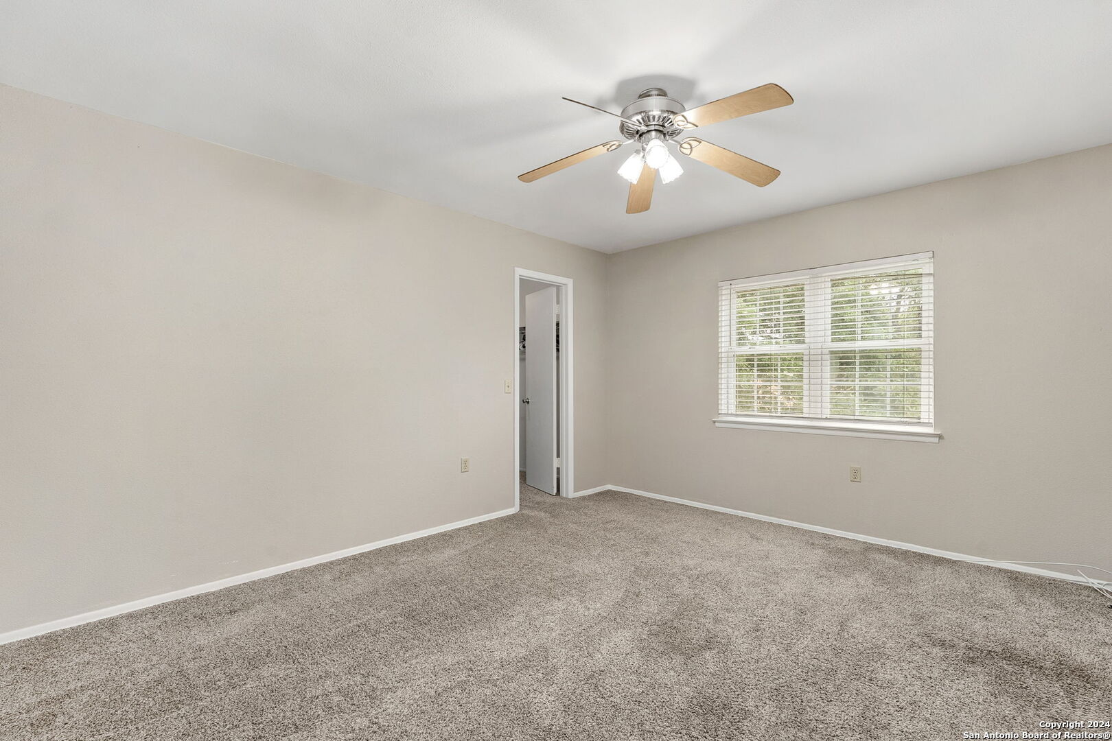 5215 Hacienda Dr