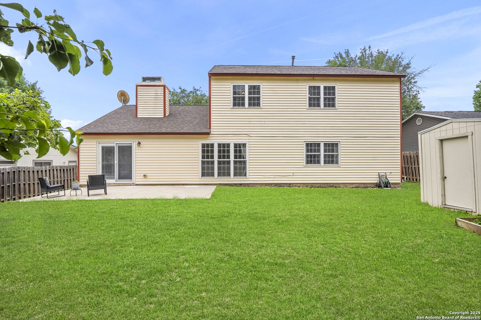 5215 Hacienda Dr