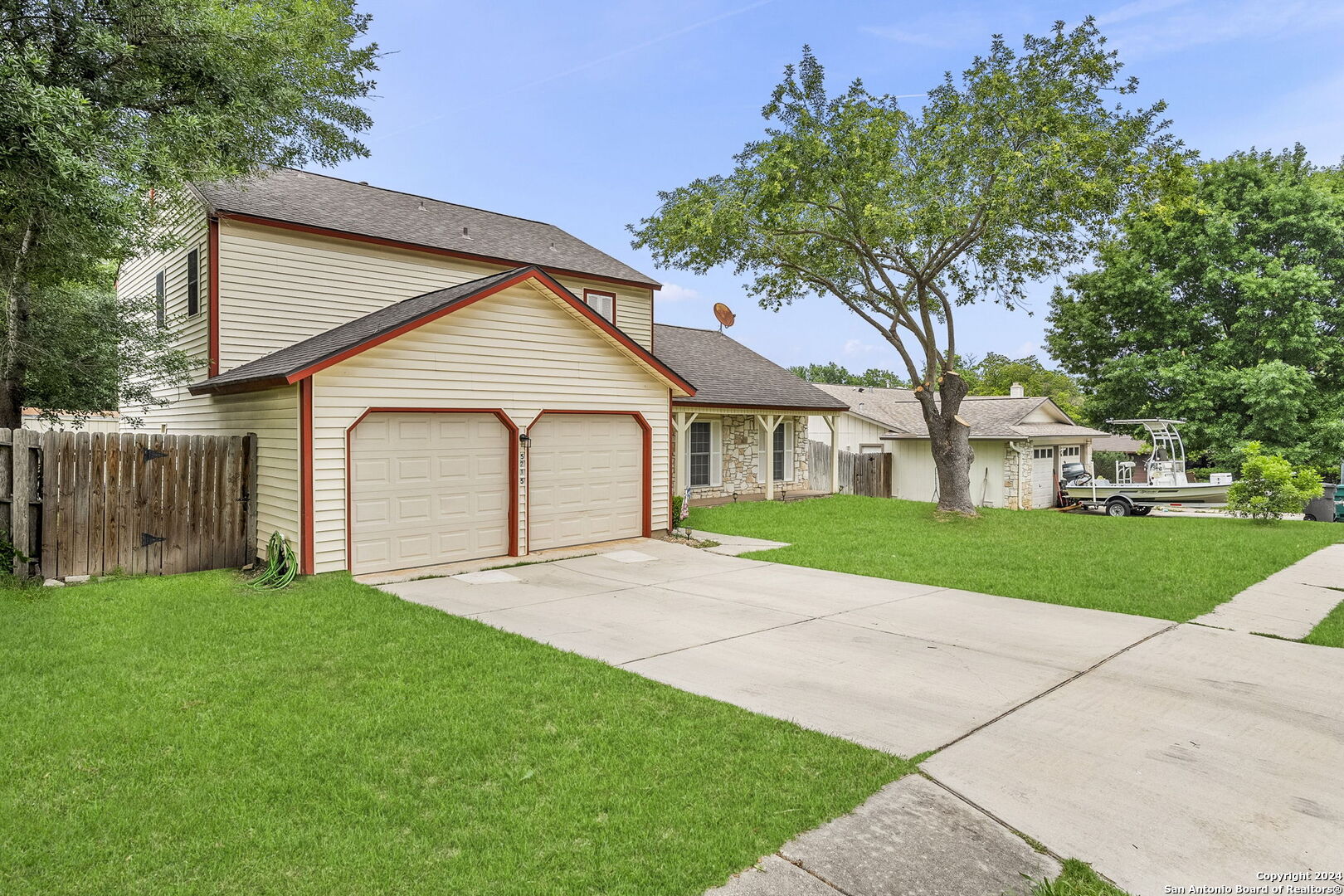 5215 Hacienda Dr