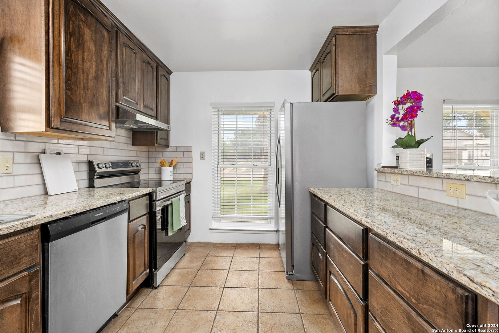 5215 Hacienda Dr