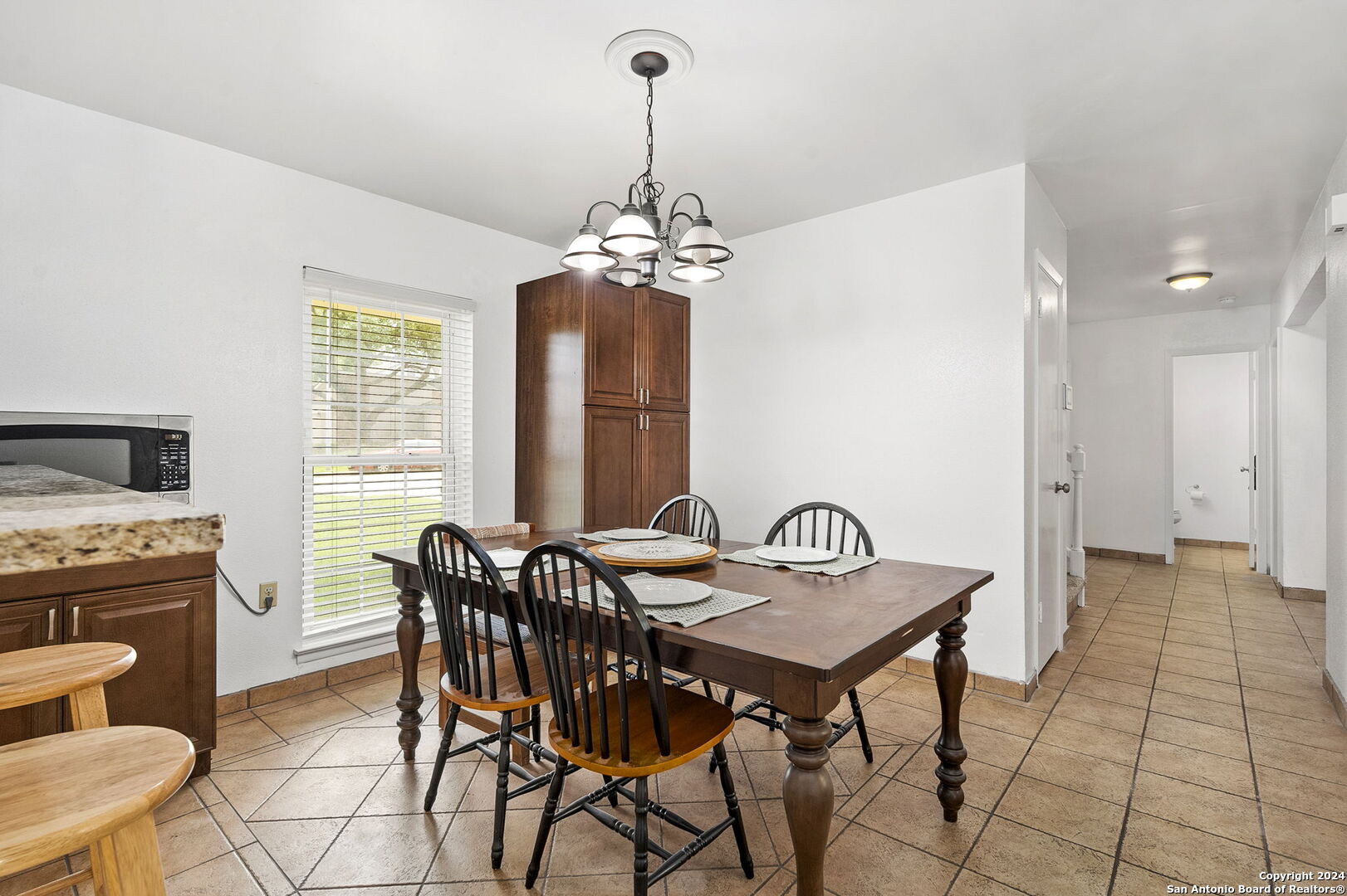 5215 Hacienda Dr