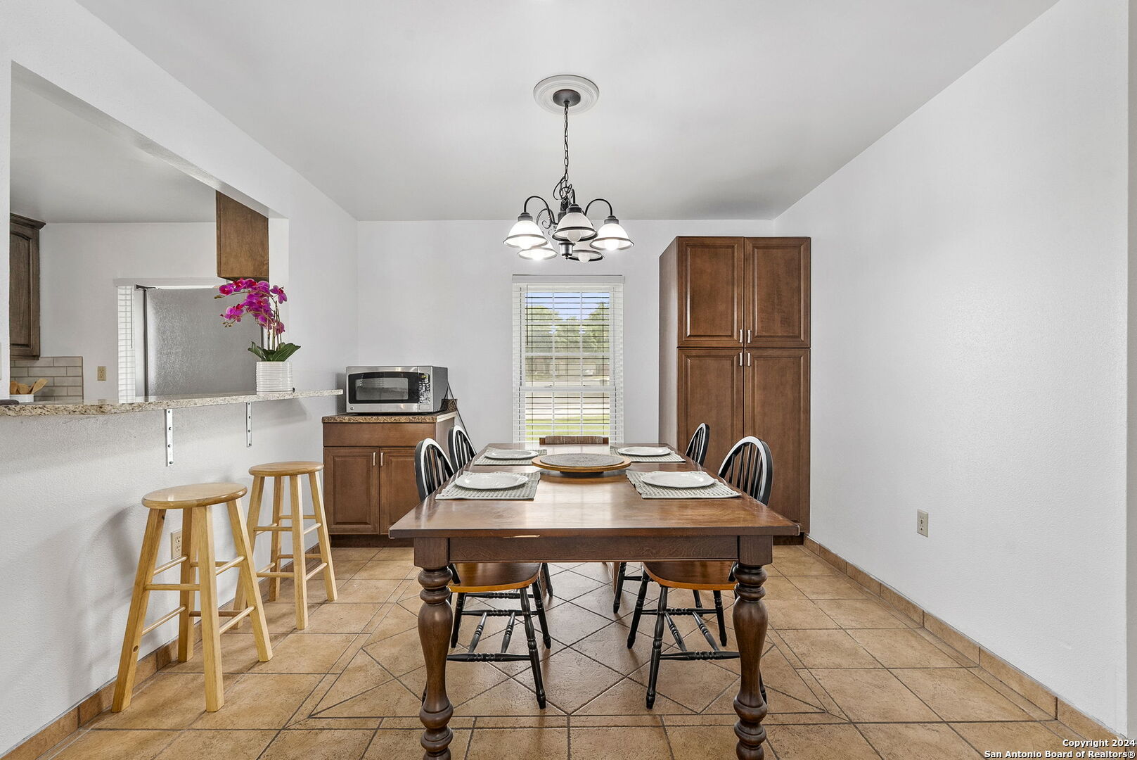 5215 Hacienda Dr