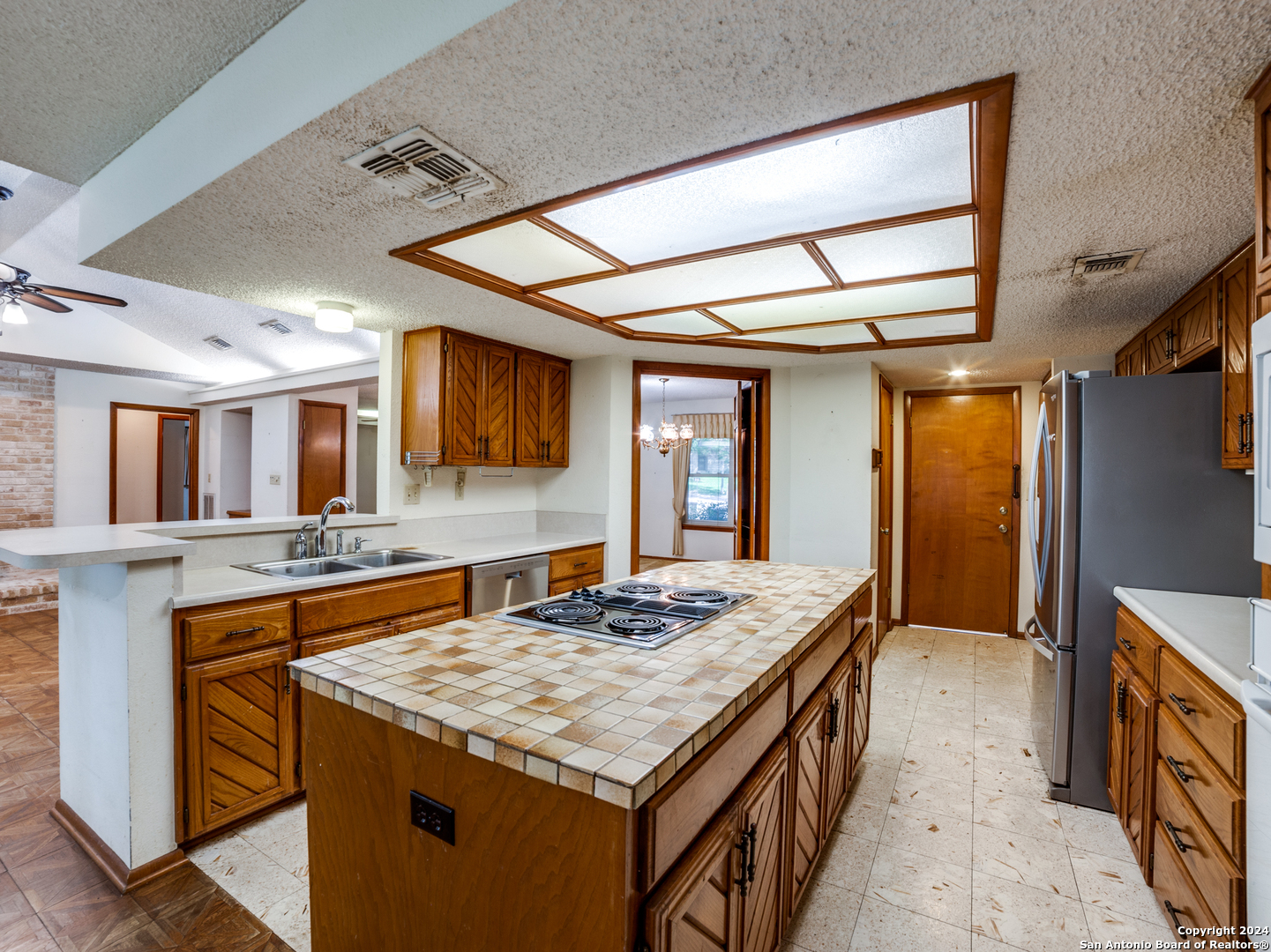 2010 Encino Alto