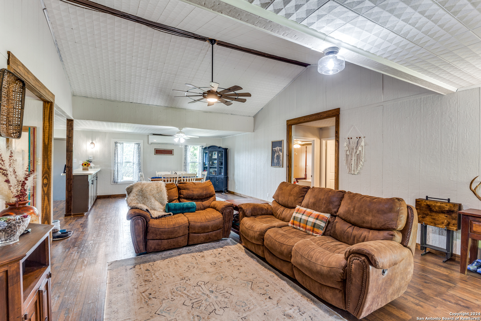 785 FOREST TRAIL DR