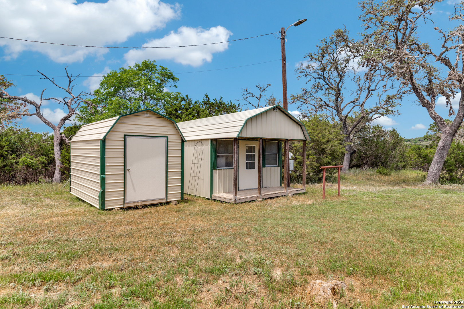 785 FOREST TRAIL DR