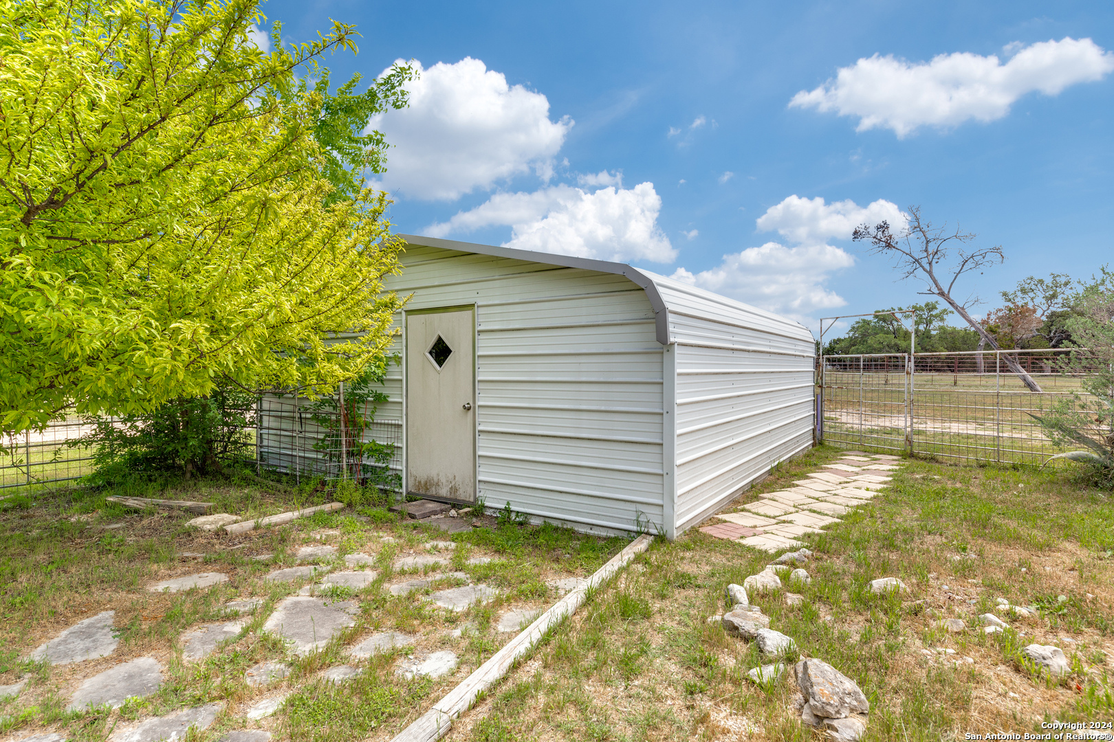 785 FOREST TRAIL DR