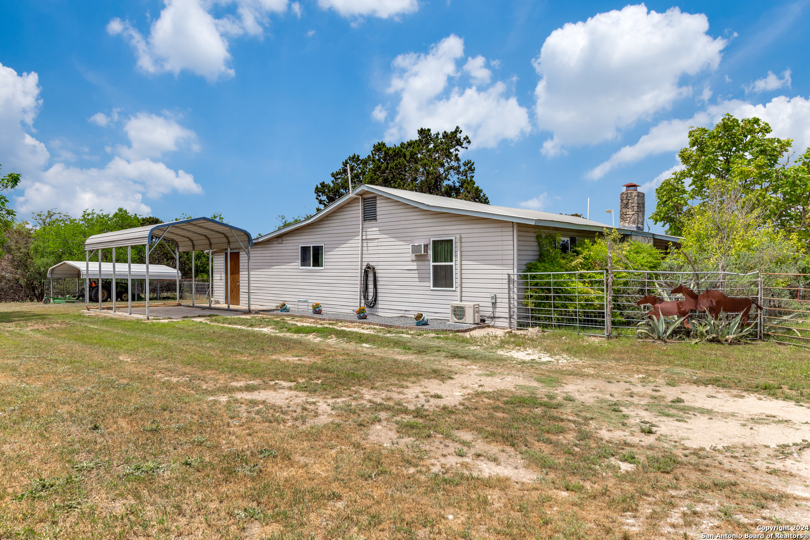 785 FOREST TRAIL DR