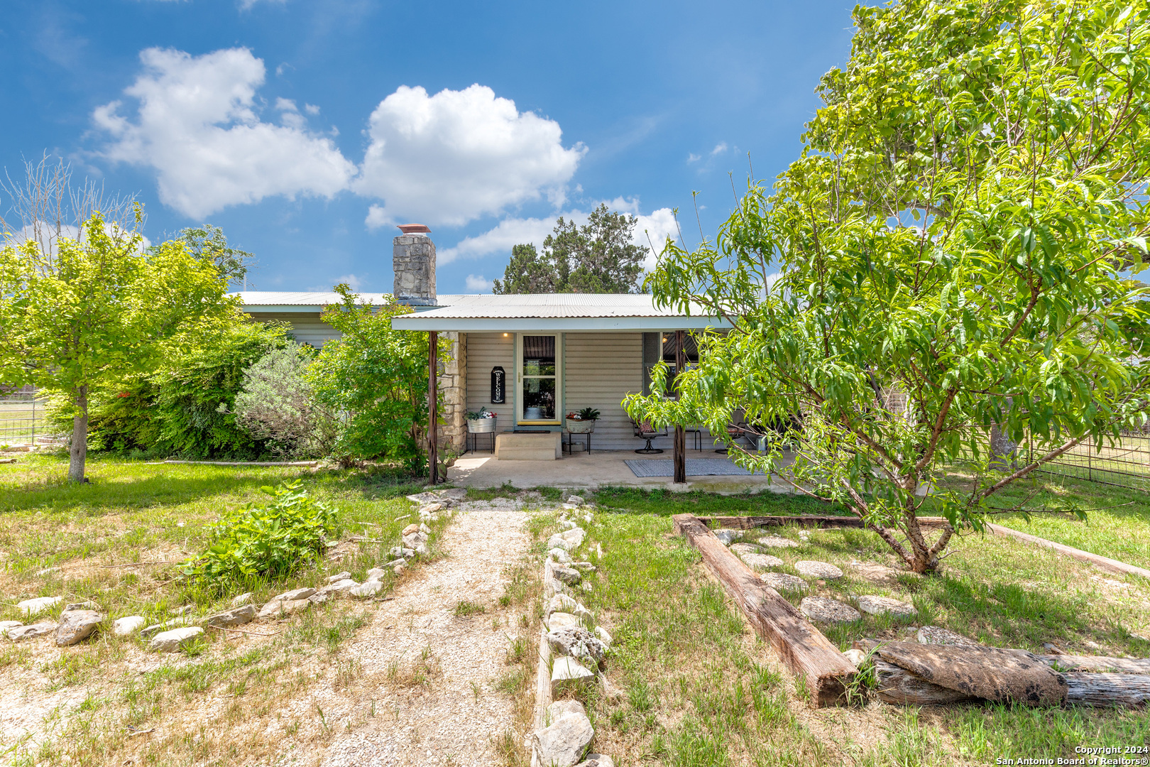 785 FOREST TRAIL DR