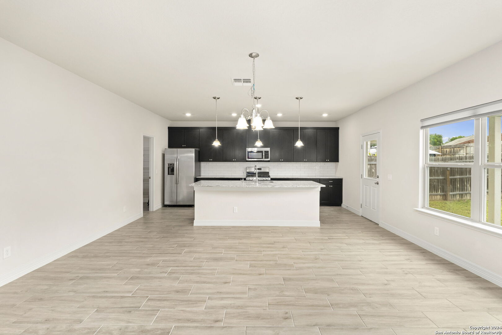 10633 JASMINE BLUFF