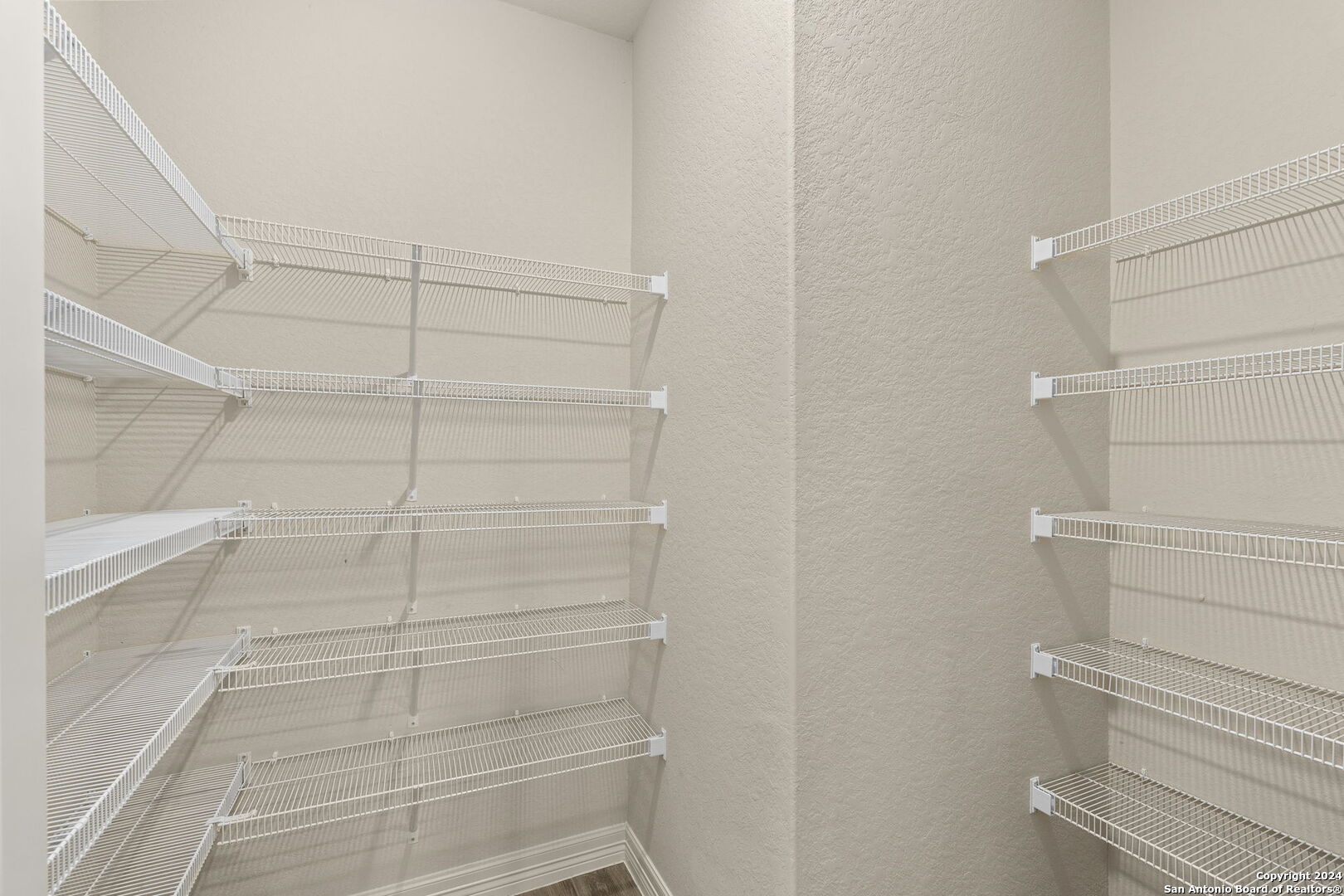 10633 JASMINE BLUFF