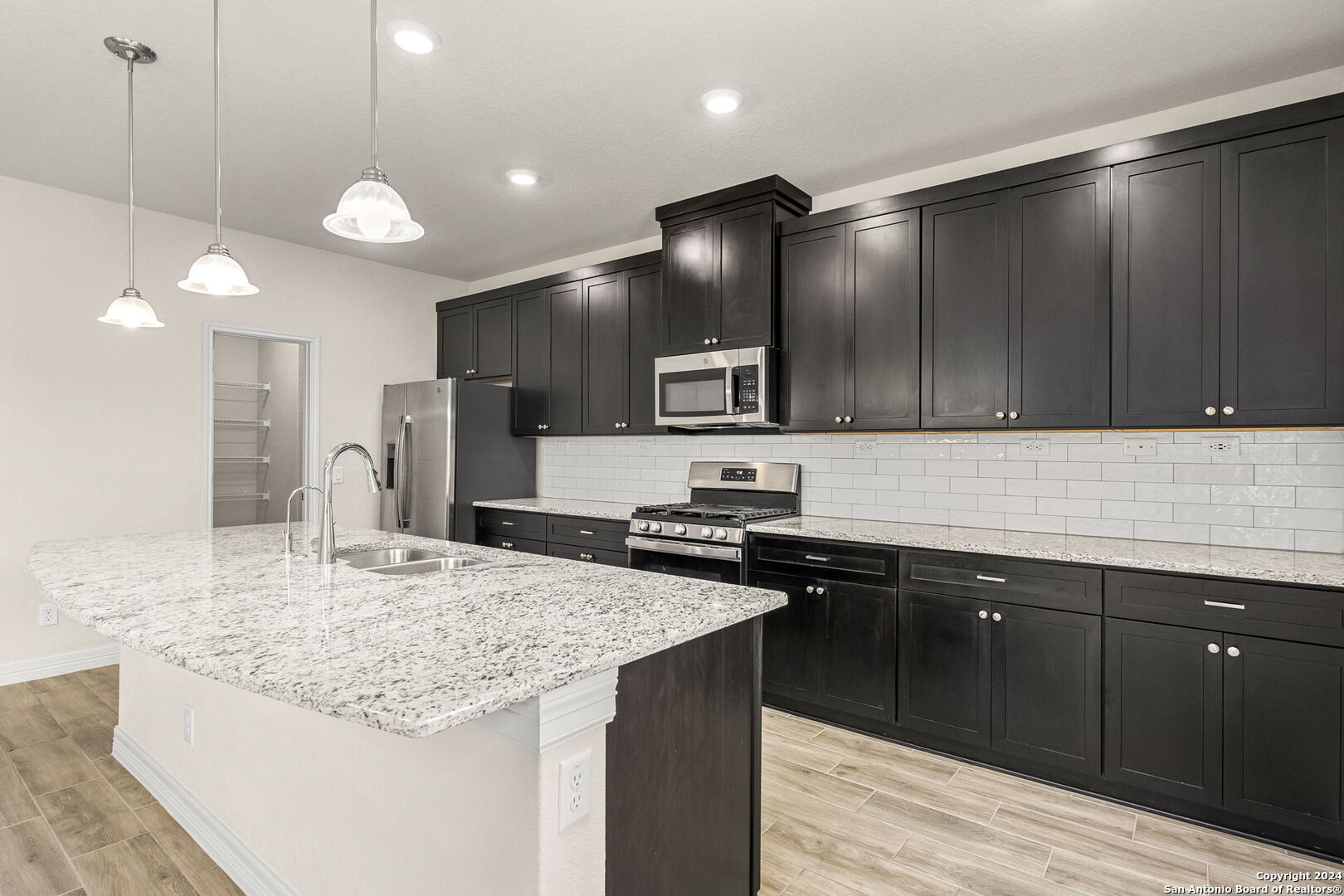 10633 JASMINE BLUFF
