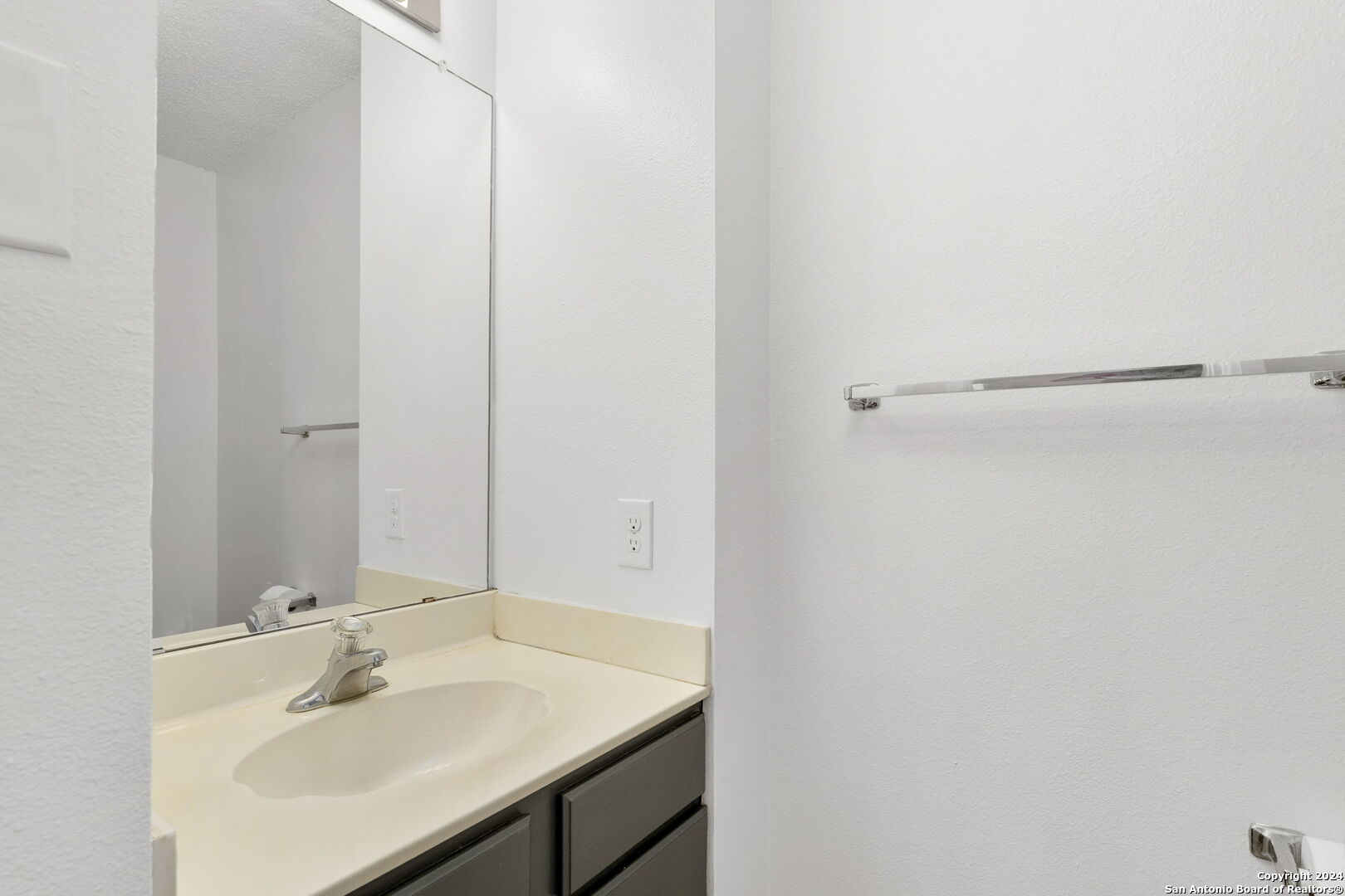 27006 GRANITE PATH