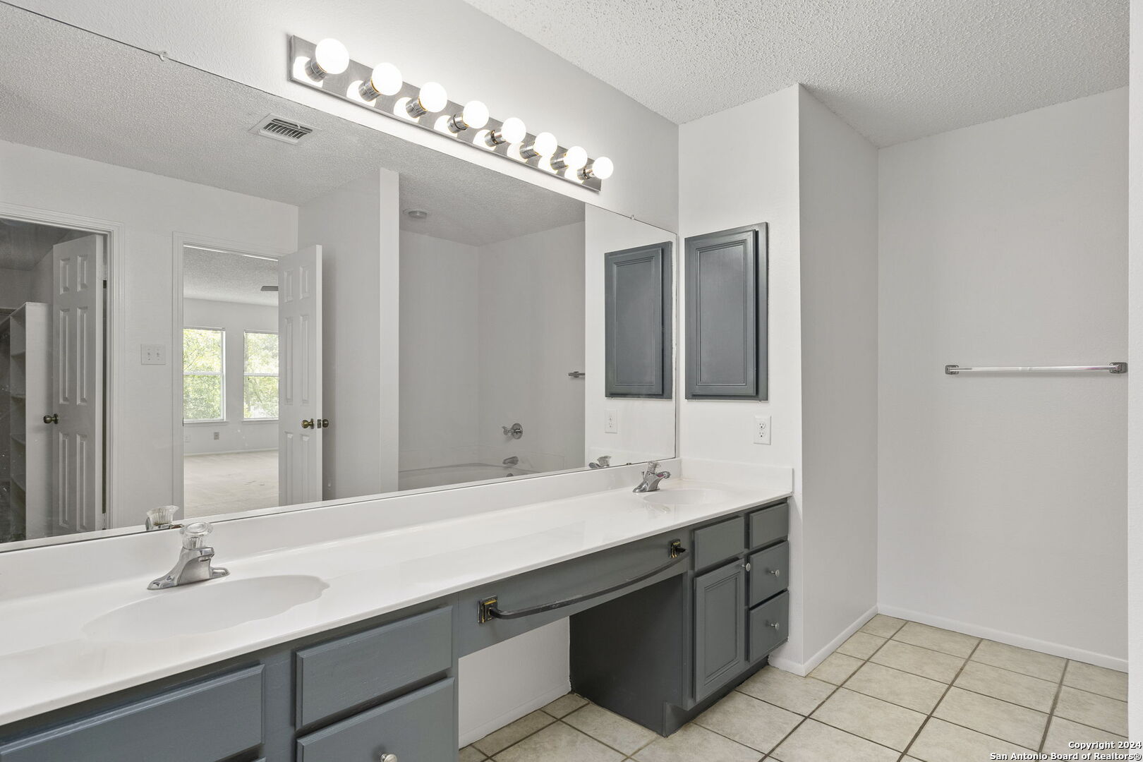 27006 GRANITE PATH