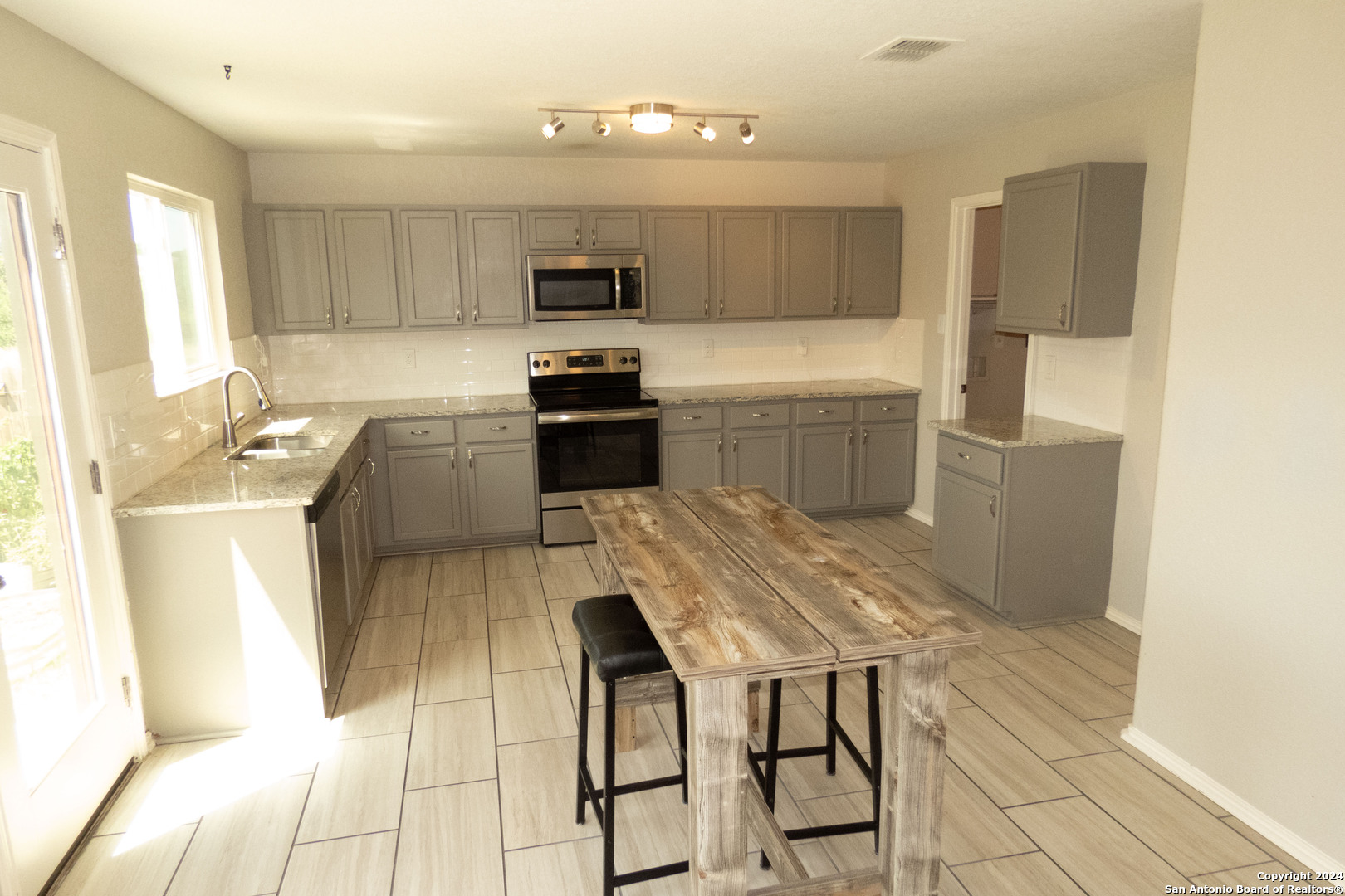 906 RUSTIC CACTUS