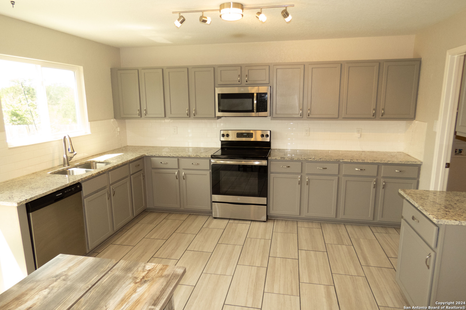 906 RUSTIC CACTUS