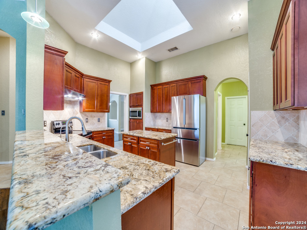 15106 STONETOWER DR
