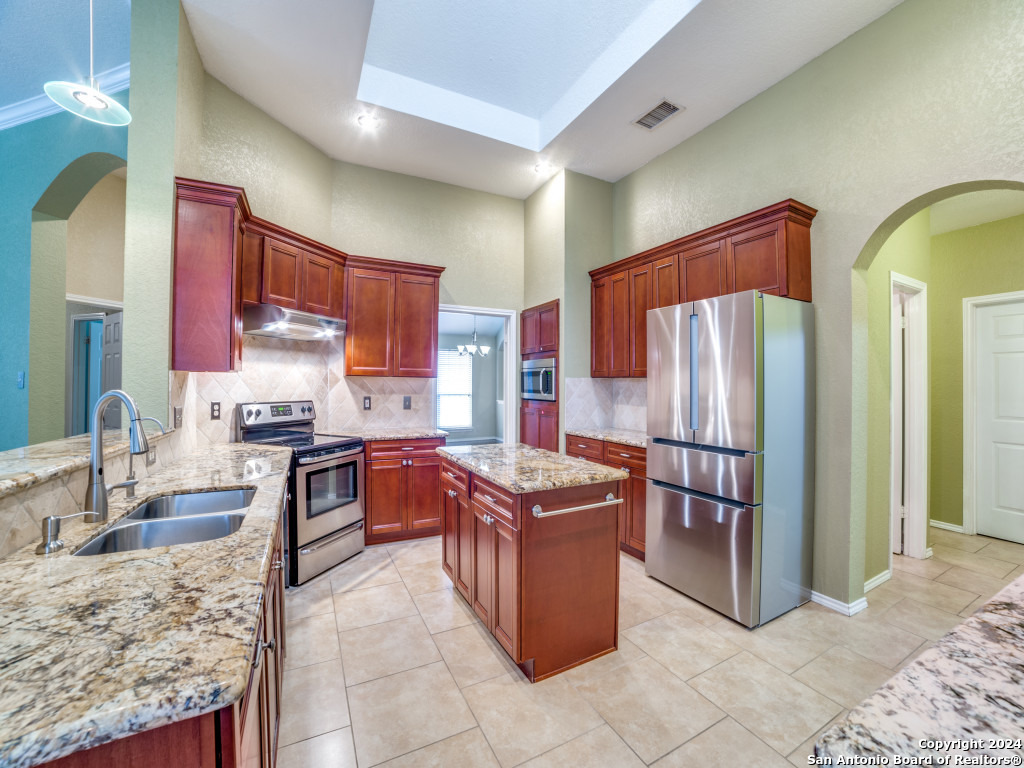 15106 STONETOWER DR