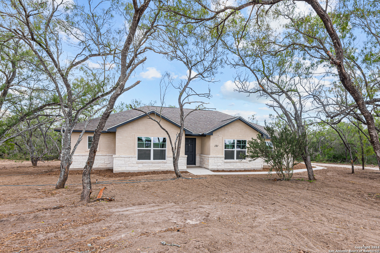 121 Sylas Hayes Loop