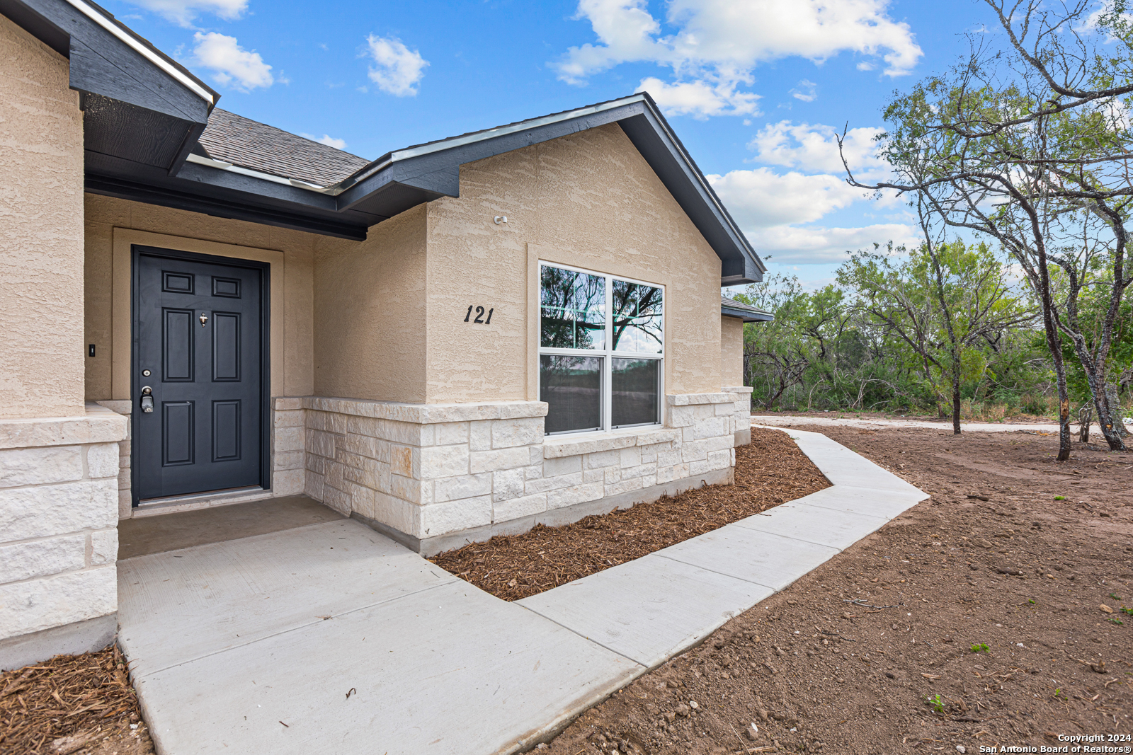 121 Sylas Hayes Loop