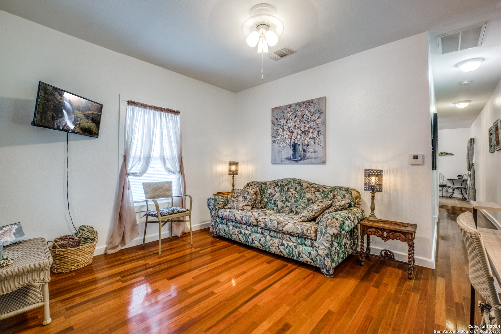 528 Leigh St