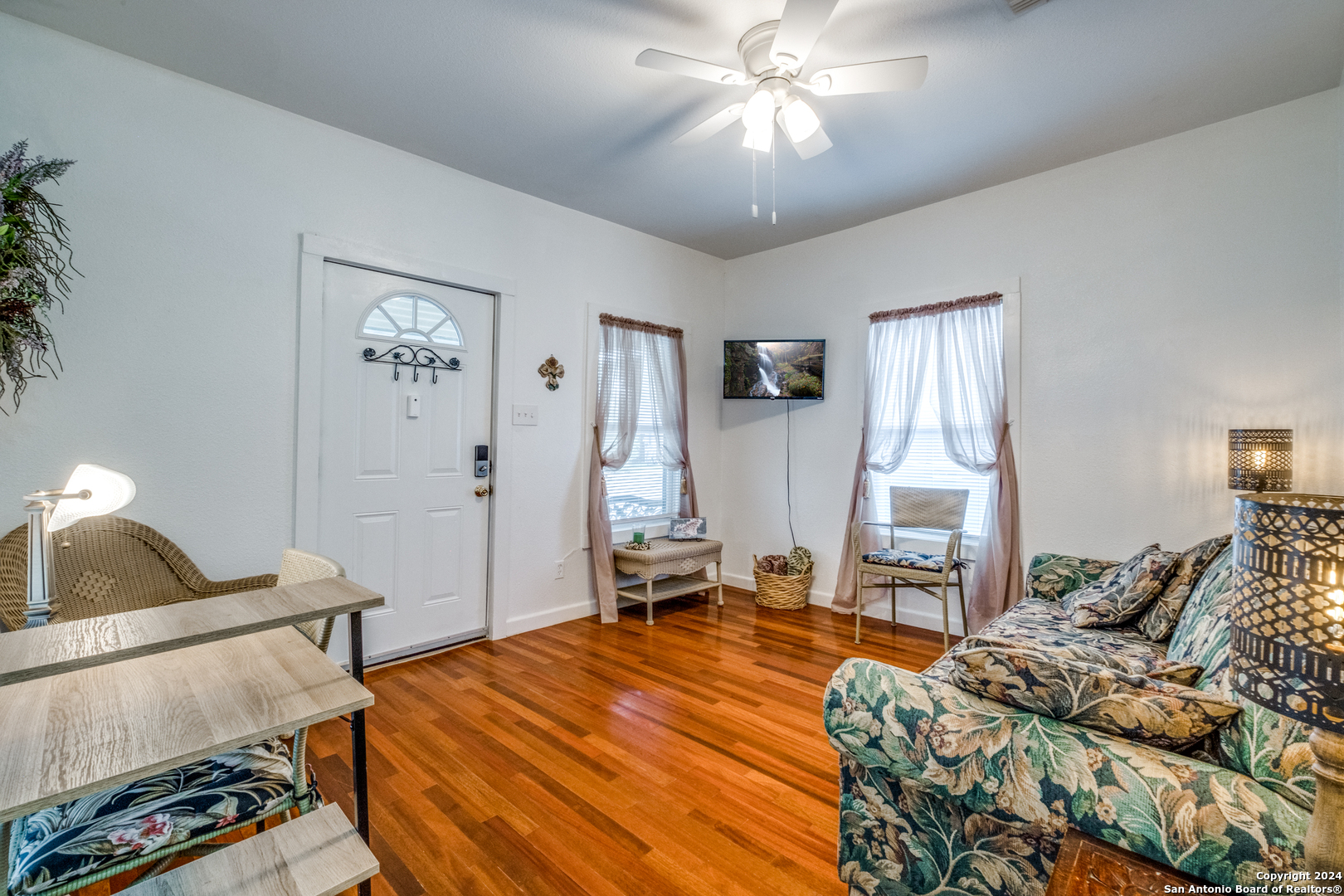 528 Leigh St