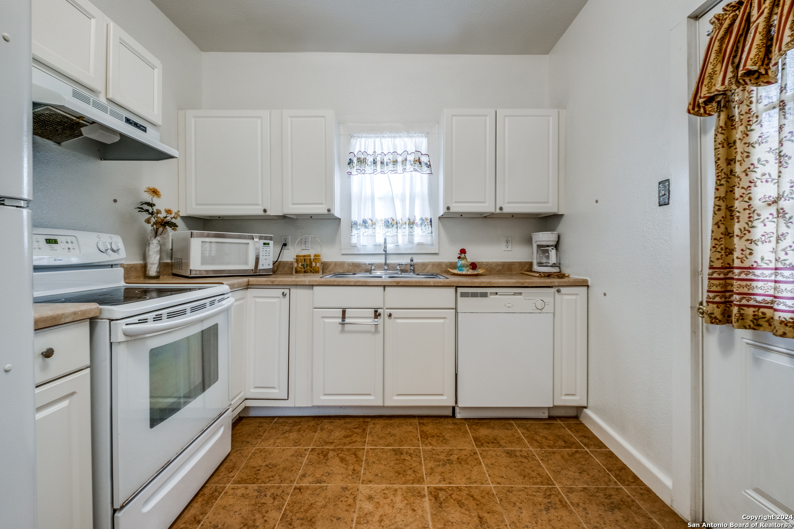528 Leigh St