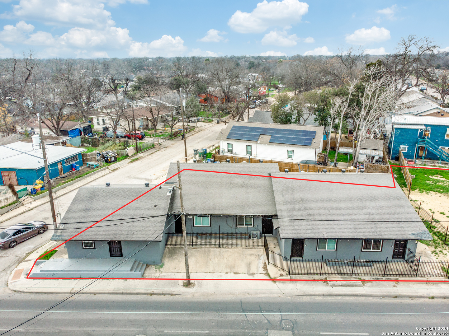 5003 S FLORES ST