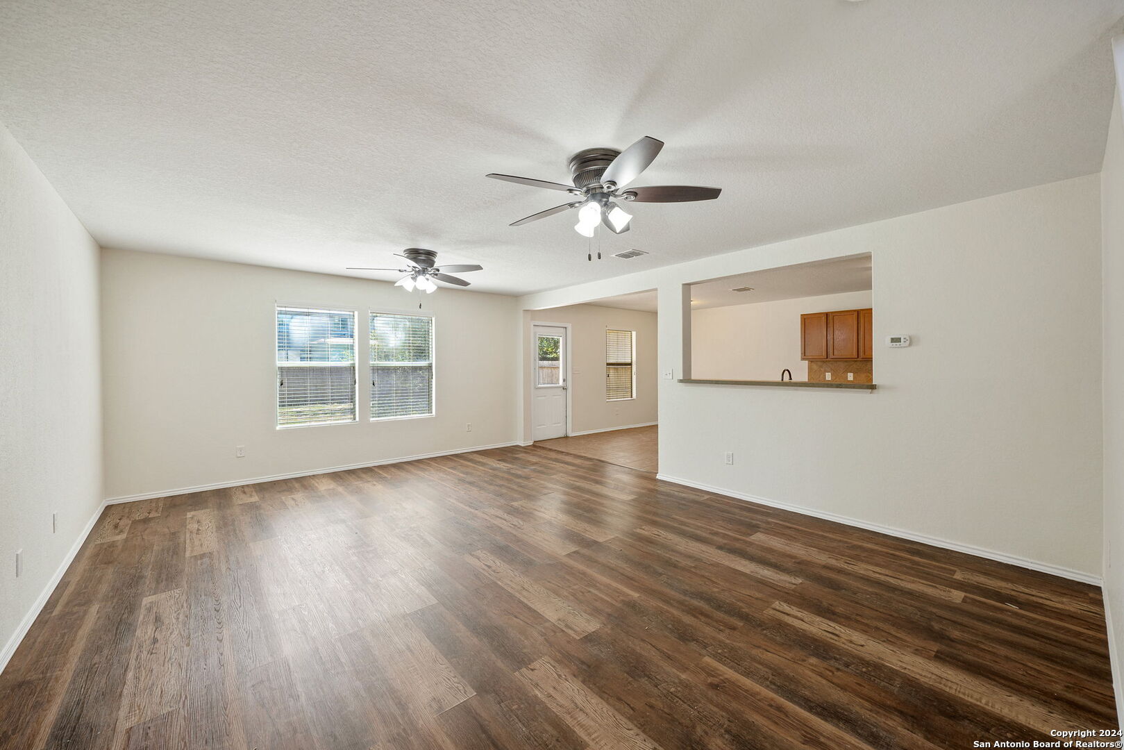 470 Walnut Crst