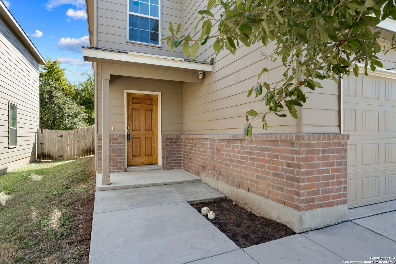 470 Walnut Crst