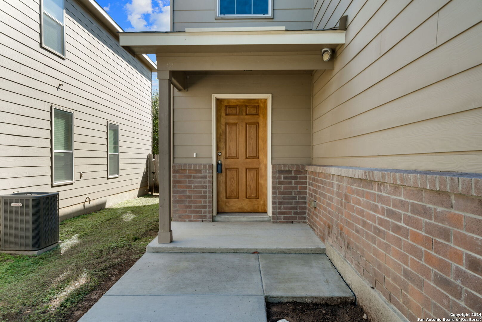 470 Walnut Crst
